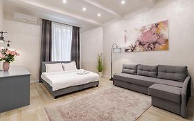 Royal Apartment On Lysenka 5